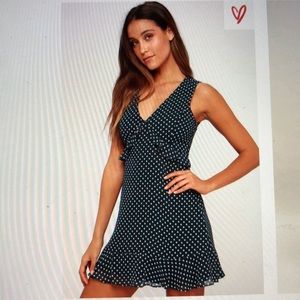 Beautiful LuLus polka dot dress! Size medium! :)